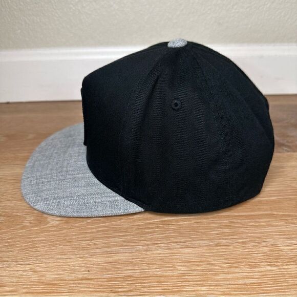Vans Off the Wall Old Skool Gray Heathered Snapback Cap Hat - Picture 2 of 11